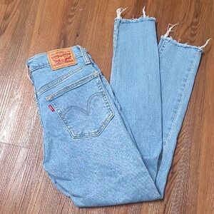 Levi's Women's‎ Blue Jeans used good  condition